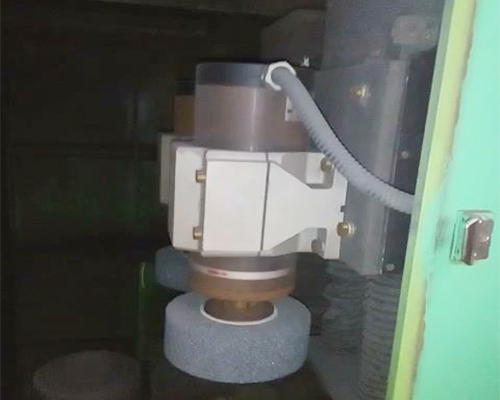 Automatic grinding machine for lath slag cutting