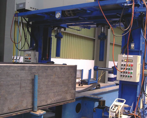 Box column assembly machine/